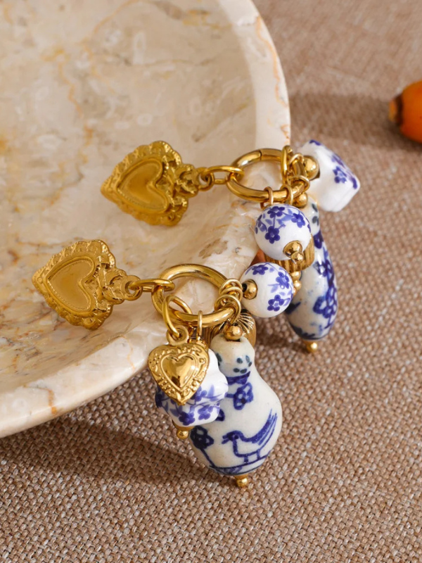 Boucles d’Oreilles Cœur Doré Fleurs Bleues