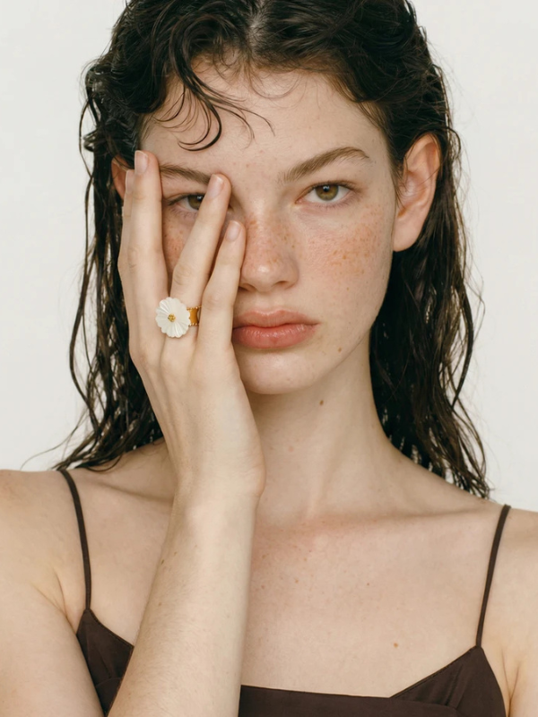 Bague Fleur Blanche Elégante