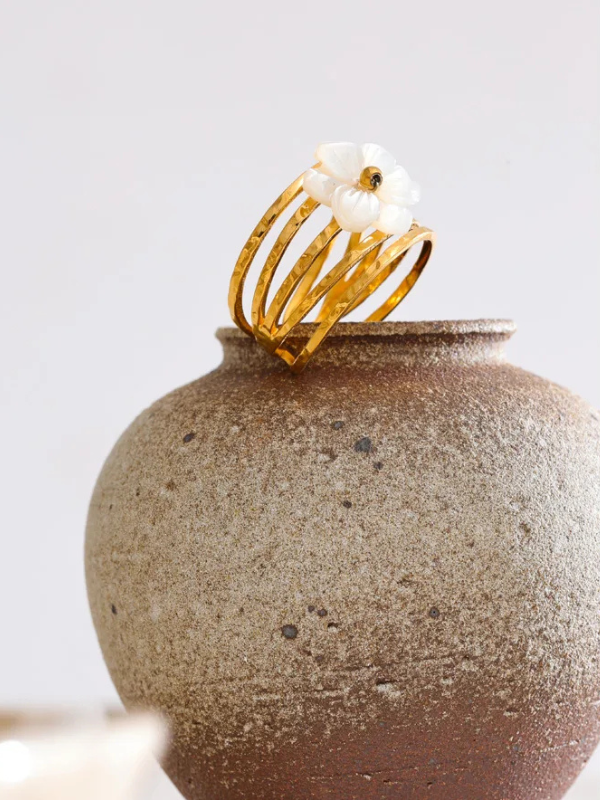 Bague Fleur Blanche Dorée