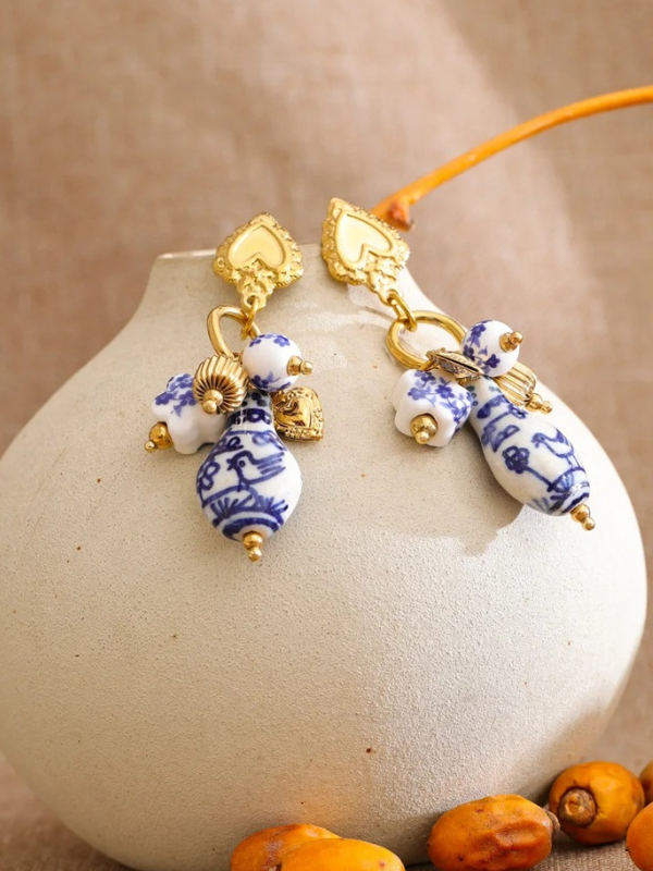 Boucles d’Oreilles Cœur Doré Fleurs Bleues