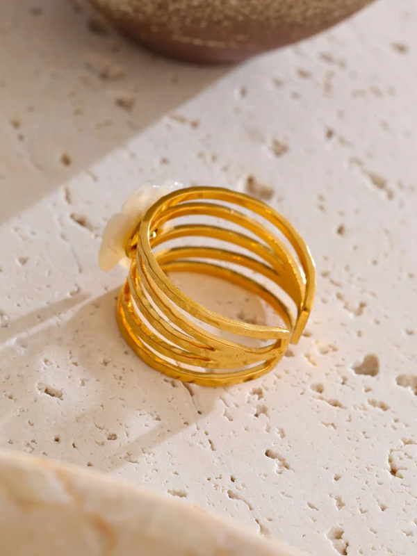 Bague Fleur Blanche Dorée