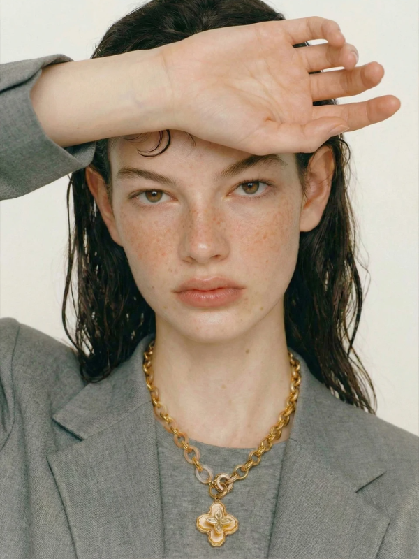 Collier Fleur Nacre Doré