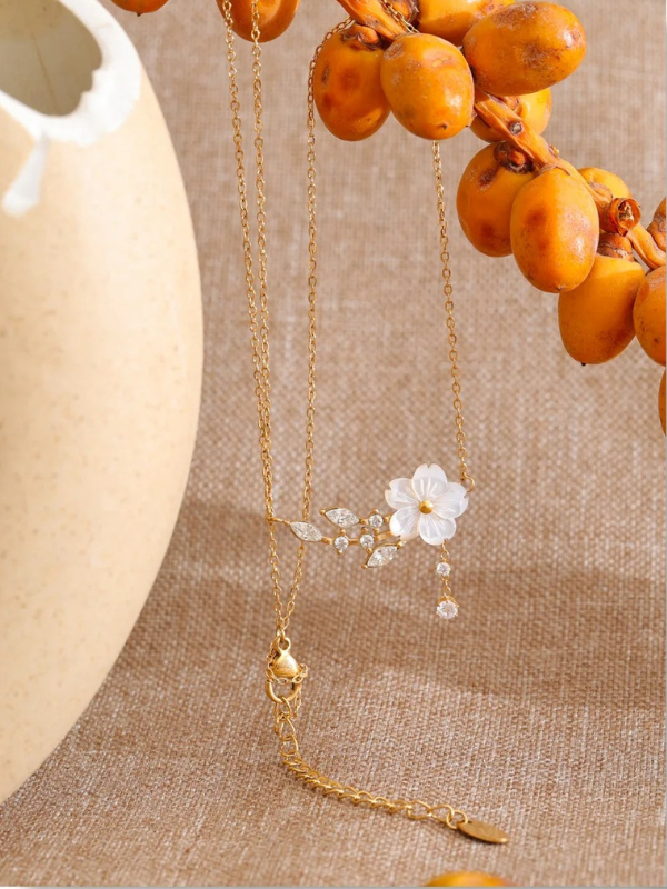 Collier Doré Fleur Nacrée