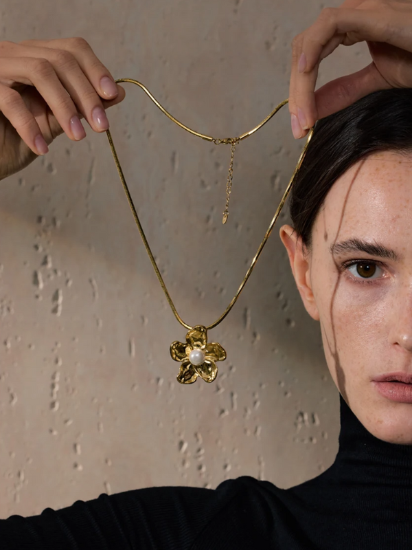 Collier Fleur avec Perle