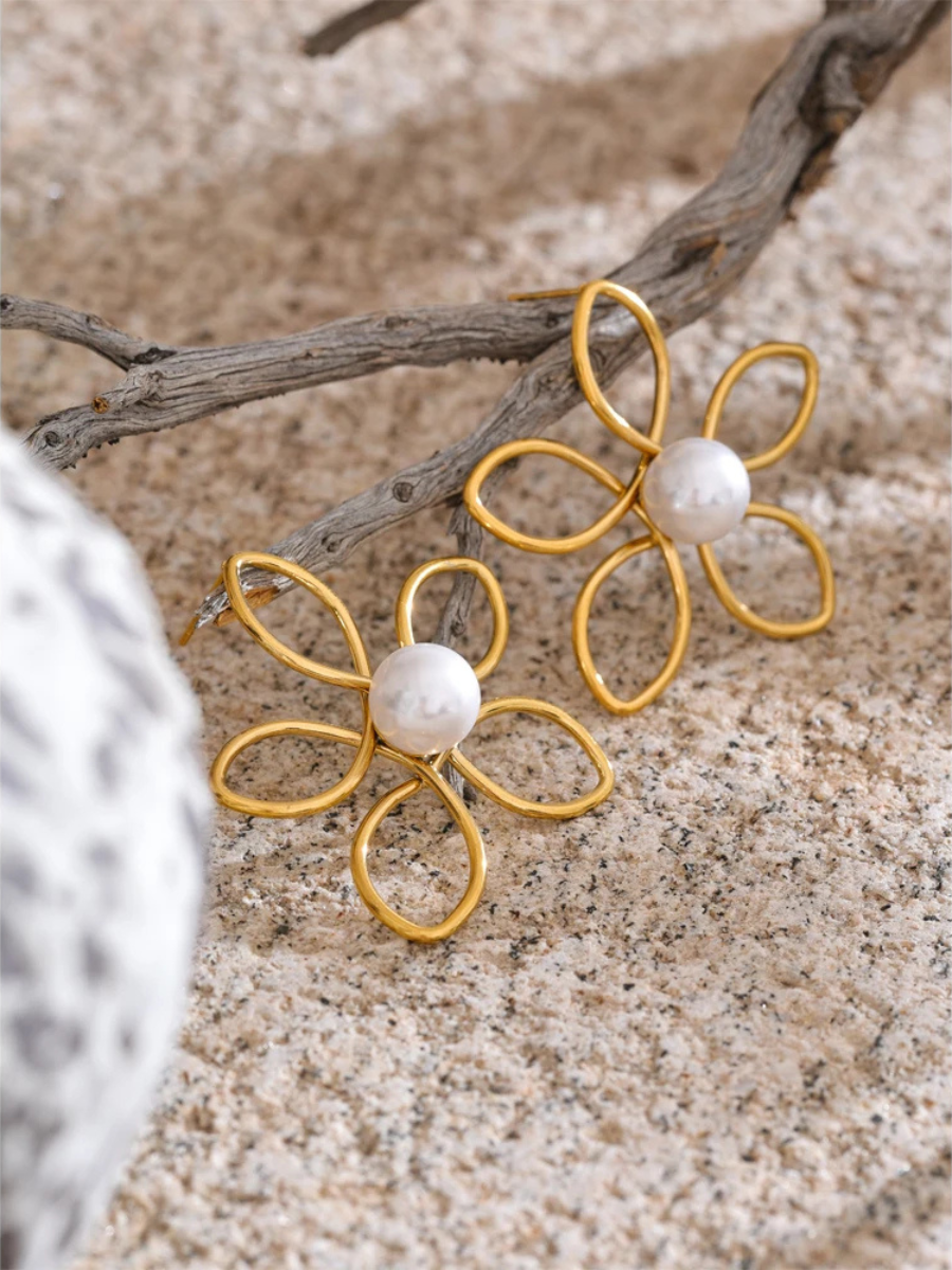 Boucle d’Oreille Fleur Ajourée doré