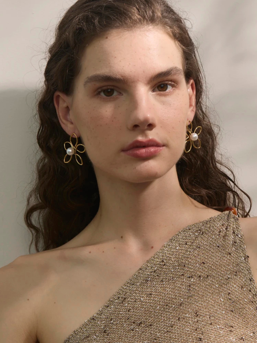 Boucle d’Oreille Fleur Ajourée doré