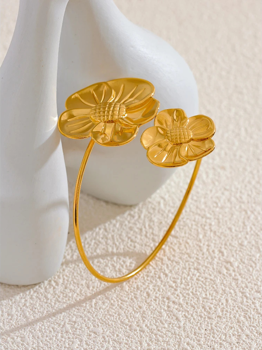 Bracelet Fleur Acier Inoxydable - doré