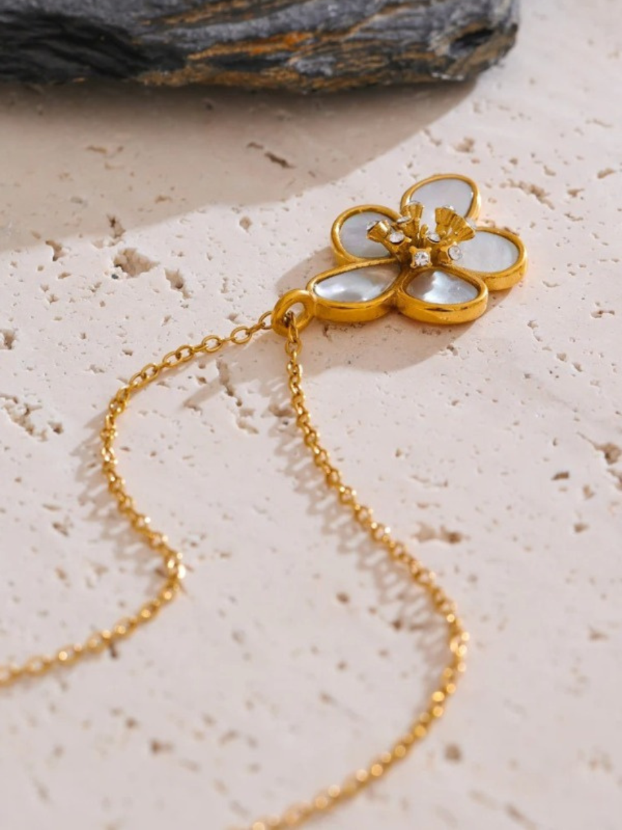 Collier Fleur Nacre
