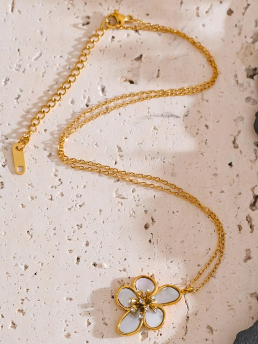Collier Fleur Nacre